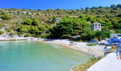 15. Entdecken Sie Porat auf Bisevo und schwimmen im türkisfarbenen Meer